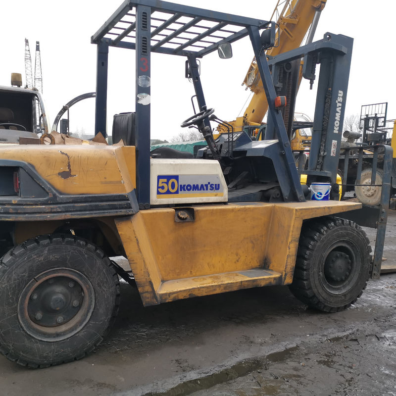 Camione elevatore Komatsu 5t con cilindro 1200mm Lunghezza della forcella 2,7*1,2*2,1m Dimensioni complessive