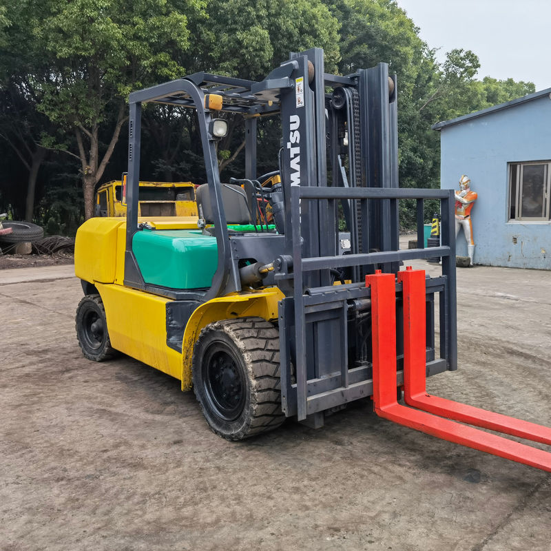 Forklift diesel Komatsu 5 tonnellate usato FD50 con motore giapponese in Shanghai Yard