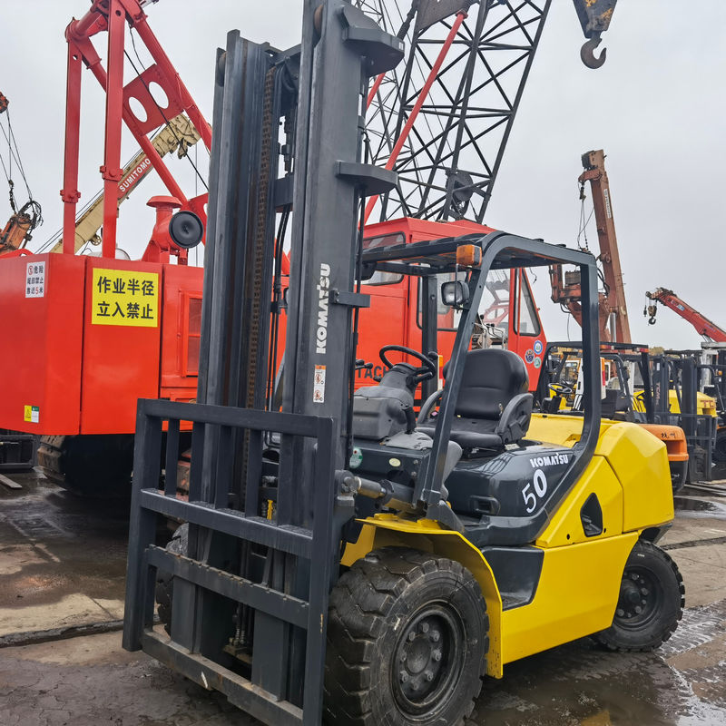 Camioncini a forchetta diesel Komatsu 5 tonnellate FD50-10 FD50-7 usati con mastello a due fasi