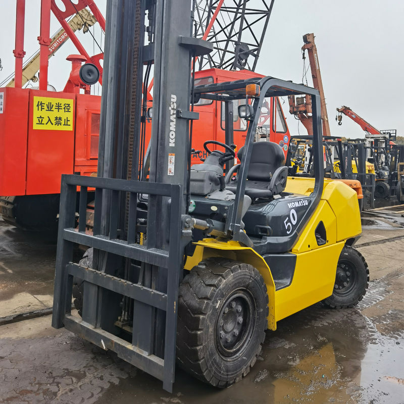 Shanghai Instock Komatsu FD50-10 carrello elevatore da 5 tonnellate con 2,5 tonnellate 3 tonnellate 3,5 tonnellate 5 tonnellate 7 tonnellate 15 tonnellate