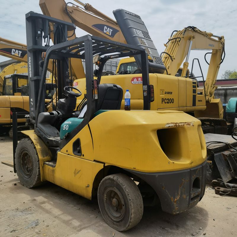 5 tonnellate di carrelli elevatori Komatsu FD50-10 FD50-7 FD50 con fonte di alimentazione manuale e in buone condizioni