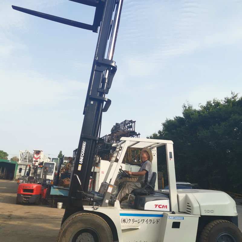 10 tonnellate di carrello elevatore TCM FD100 diesel buono e con larghezza di forcella di routine