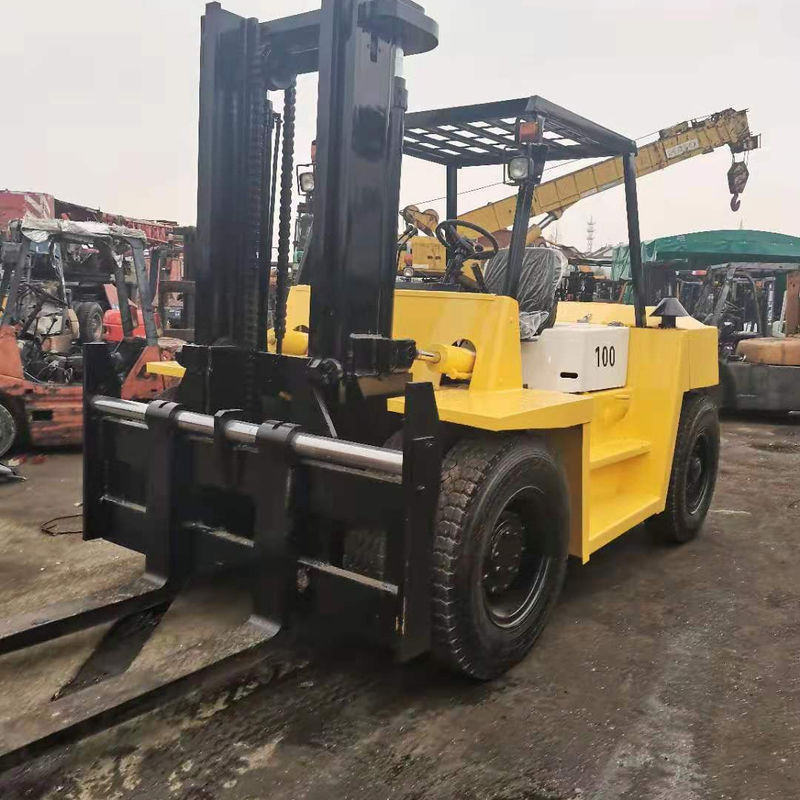 10 tonnellate di carrello elevatore TCM fd100 a Shanghai versatile per applicazioni alimentari e bevande