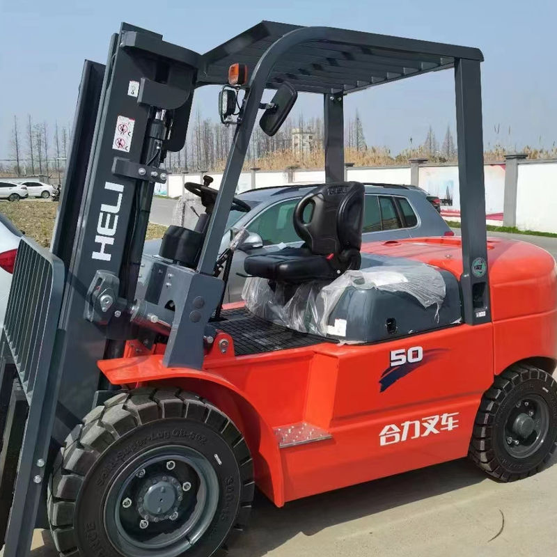 Potente carrello elevatore diesel CPCD35 da 3 tonnellate 3,5 tonnellate 5 tonnellate per terreni accidentati a Shanghai