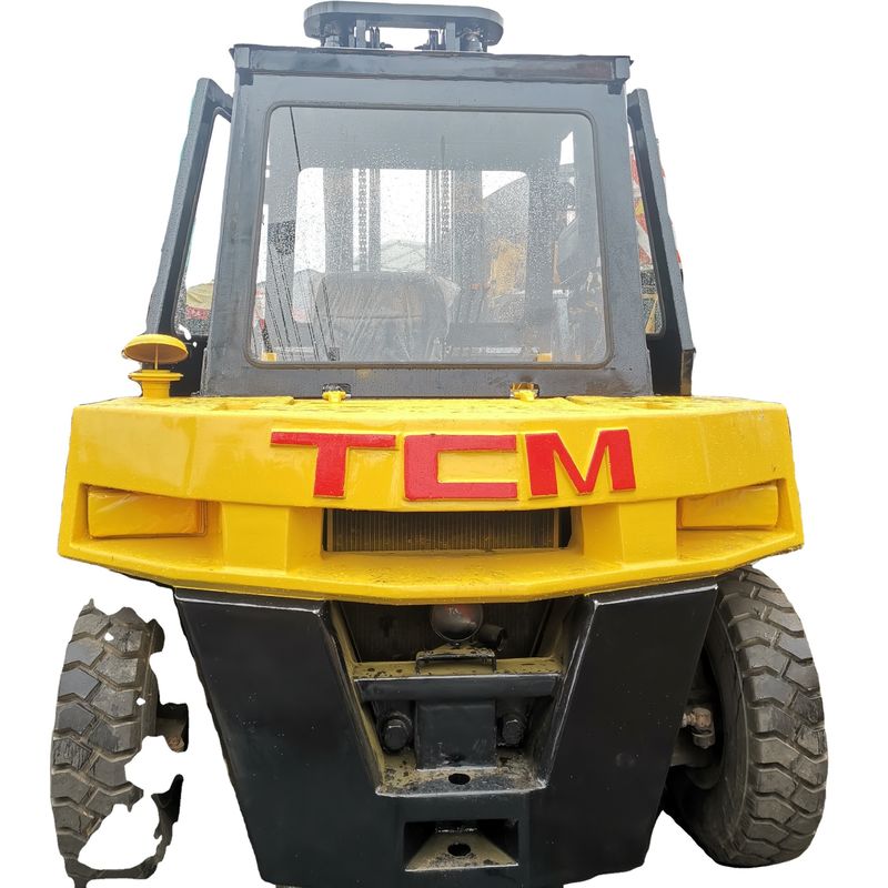 Camione elevatore forcolato TCM FD70Z8 con denti automatici e fonte di alimentazione del motore diesel a Shanghai