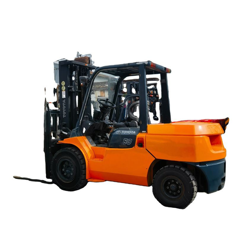 Negozio di abbigliamento deve avere un carrello elevatore Toyota usato da 5 tonnellate con parti giapponesi e motore diesel